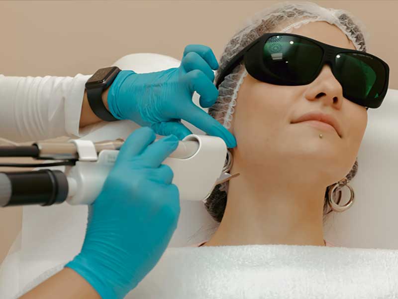 Dr. Yeung Ho Hong(楊浩康) explains The Pico Laser: Revolutionizing Skin Treatment